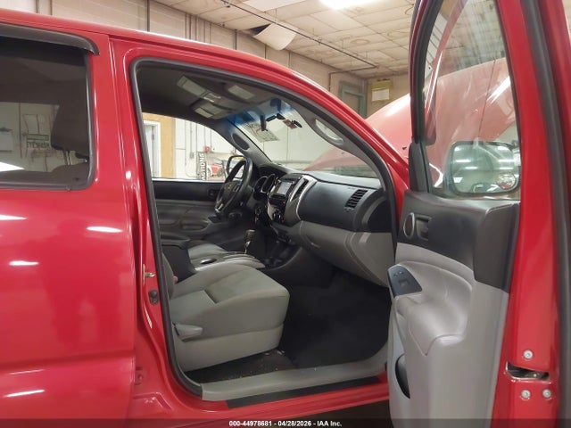 44978681 :رقم المزاد ، 3TMLU4EN1FM168717 vin ، 2015 Toyota Tacoma Base V6 مزاد بيع