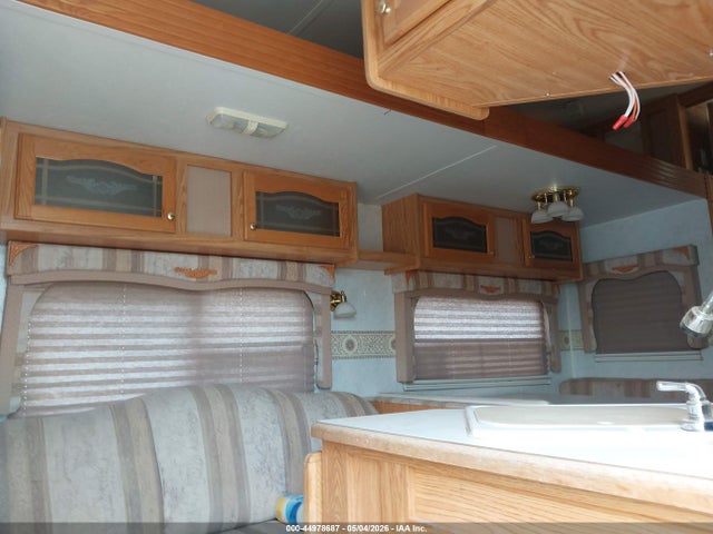Продаж на аукціоні авто 2004 Forest River 30 Rlbs, vin: 4X4FCRF234P187773, номер лоту: 44978687