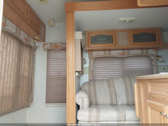 Продаж на аукціоні авто 2004 Forest River 30 Rlbs, vin: 4X4FCRF234P187773, номер лоту: 44978687