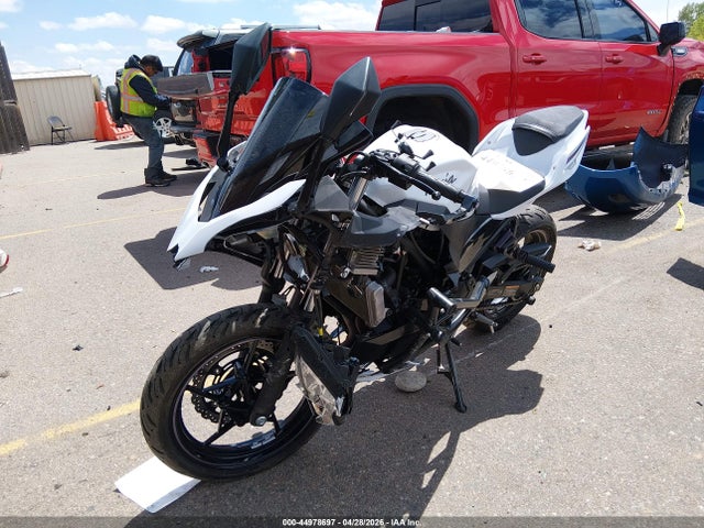 Kawasaki EX400 2023 JKAEXKH14PDAR7472 Image 2