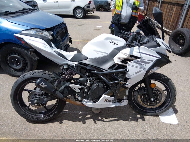 Kawasaki EX400 2023 JKAEXKH14PDAR7472 Image 12