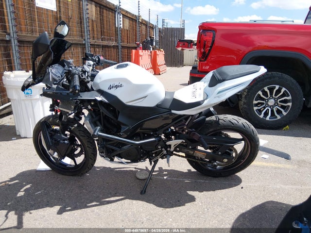 Kawasaki EX400 2023 JKAEXKH14PDAR7472 Image 13