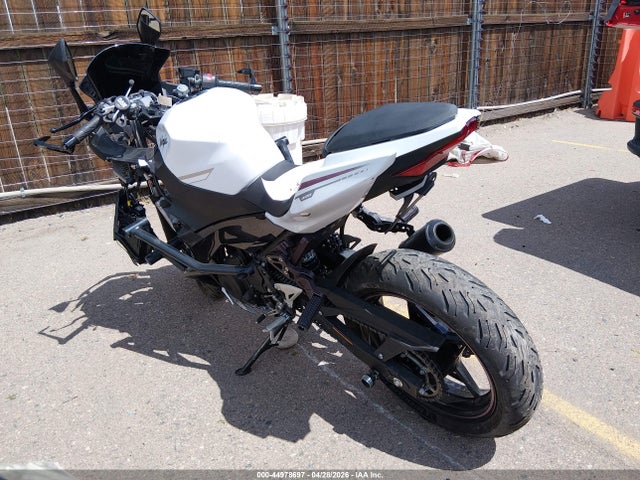Kawasaki EX400 2023 JKAEXKH14PDAR7472 Image 3