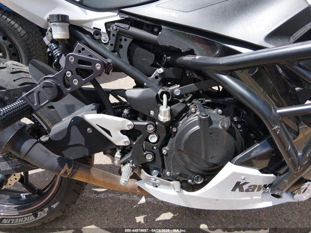 Kawasaki EX400 2023 JKAEXKH14PDAR7472 Image 8