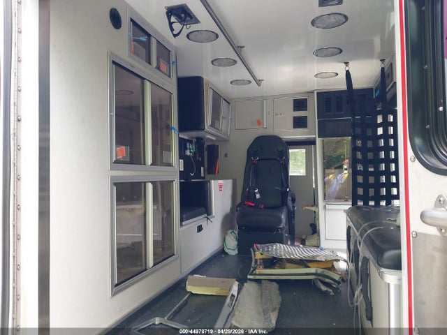 Продаж на аукціоні авто 2022 Ford Medx Ambulance, vin: 1FDWE3FN7NDC07304, номер лоту: 44978719