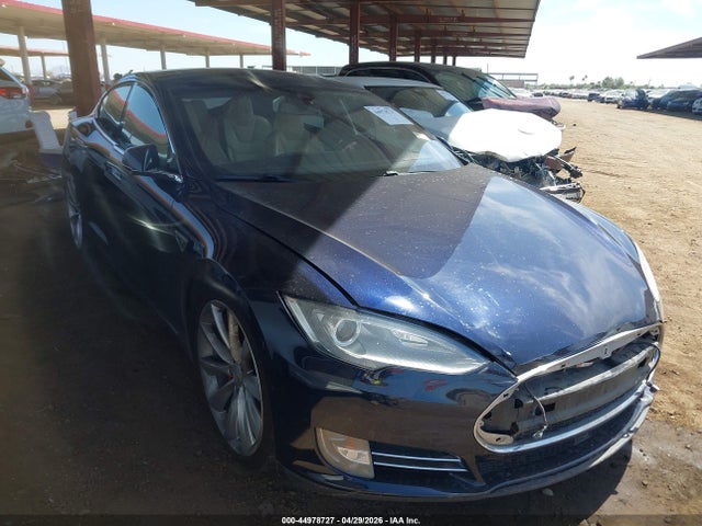 44978727 :رقم المزاد ، 5YJSA1H40FF081112 vin ، 2015 Tesla Model S 85d/p85d مزاد بيع