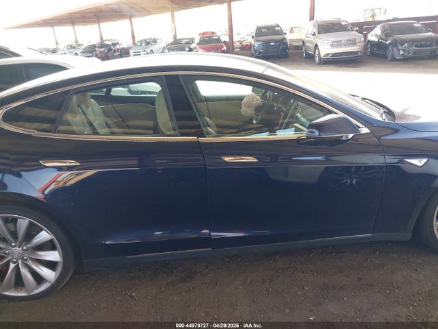 44978727 :رقم المزاد ، 5YJSA1H40FF081112 vin ، 2015 Tesla Model S 85d/p85d مزاد بيع