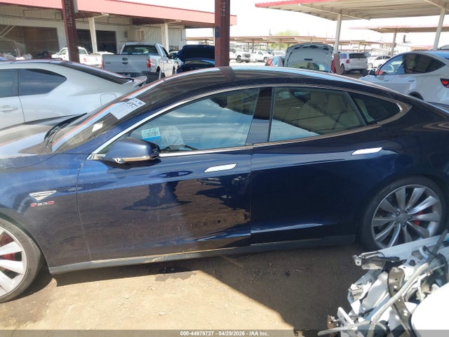 44978727 :رقم المزاد ، 5YJSA1H40FF081112 vin ، 2015 Tesla Model S 85d/p85d مزاد بيع