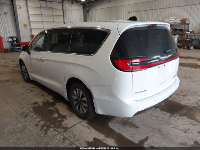 2023 Chrysler Pacifica Hybrid Touring L მანქანა იყიდება აუქციონზე, vin: 2C4RC1L74PR588773, აუქციონის ნომერი: 44978744