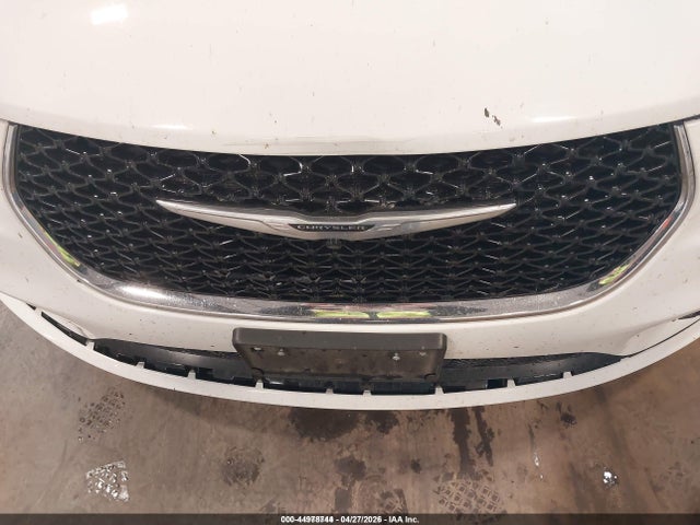 2023 Chrysler Pacifica Hybrid Touring L მანქანა იყიდება აუქციონზე, vin: 2C4RC1L74PR588773, აუქციონის ნომერი: 44978744