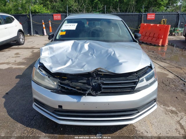 44978764 :رقم المزاد ، 3VWD17AJ3FM261463 vin ، 2015 Volkswagen Jetta 1.8t Se مزاد بيع