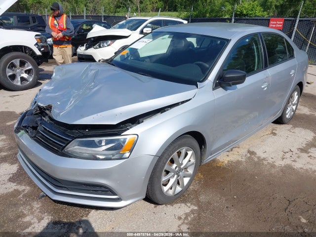 44978764 :رقم المزاد ، 3VWD17AJ3FM261463 vin ، 2015 Volkswagen Jetta 1.8t Se مزاد بيع