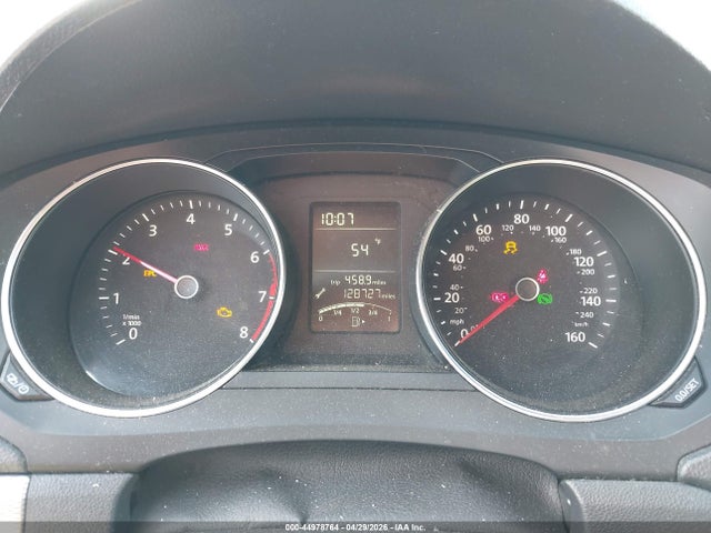 44978764 :رقم المزاد ، 3VWD17AJ3FM261463 vin ، 2015 Volkswagen Jetta 1.8t Se مزاد بيع