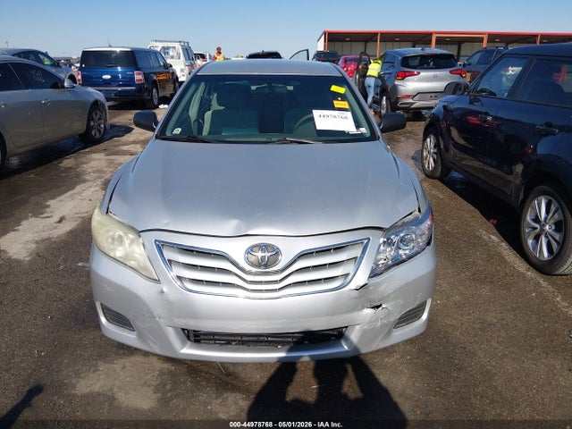 44978768 :رقم المزاد ، 4T1BF3EK3BU193822 vin ، 2011 Toyota Camry Le مزاد بيع