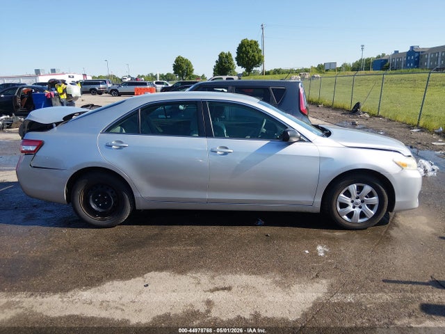 44978768 :رقم المزاد ، 4T1BF3EK3BU193822 vin ، 2011 Toyota Camry Le مزاد بيع