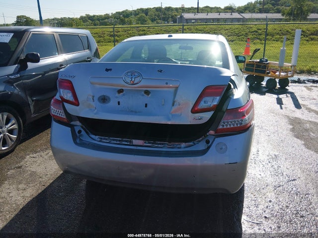 44978768 :رقم المزاد ، 4T1BF3EK3BU193822 vin ، 2011 Toyota Camry Le مزاد بيع