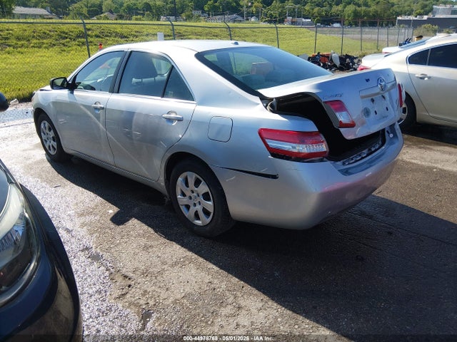 44978768 :رقم المزاد ، 4T1BF3EK3BU193822 vin ، 2011 Toyota Camry Le مزاد بيع