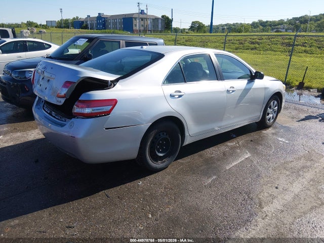 44978768 :رقم المزاد ، 4T1BF3EK3BU193822 vin ، 2011 Toyota Camry Le مزاد بيع