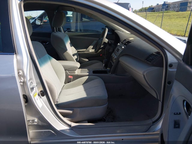 44978768 :رقم المزاد ، 4T1BF3EK3BU193822 vin ، 2011 Toyota Camry Le مزاد بيع