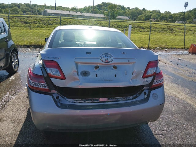 44978768 :رقم المزاد ، 4T1BF3EK3BU193822 vin ، 2011 Toyota Camry Le مزاد بيع