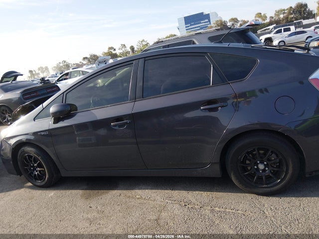 44978788 :رقم المزاد ، JTDKN3DU8D5550290 vin ، 2013 Toyota Prius Three مزاد بيع