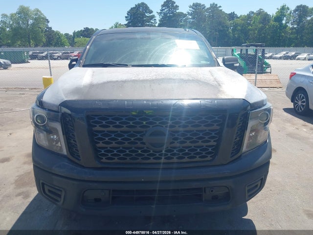 44978816 :رقم المزاد ، 1N6AA1E50JN531311 vin ، 2018 Nissan Titan Sv مزاد بيع