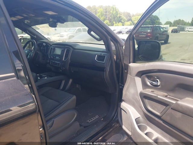 44978816 :رقم المزاد ، 1N6AA1E50JN531311 vin ، 2018 Nissan Titan Sv مزاد بيع