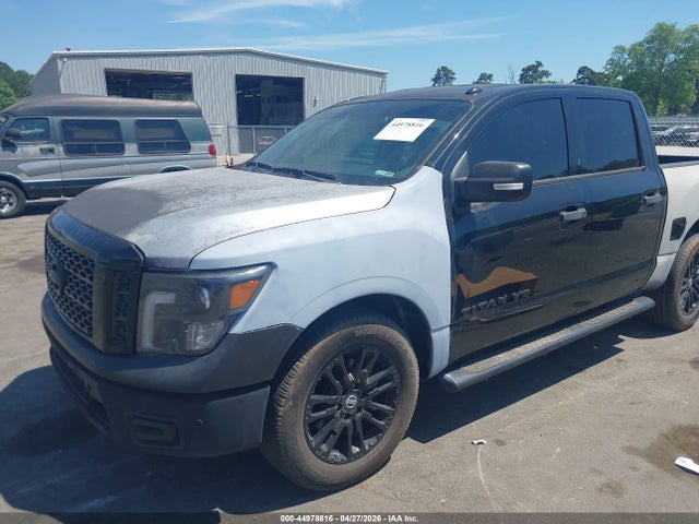 44978816 :رقم المزاد ، 1N6AA1E50JN531311 vin ، 2018 Nissan Titan Sv مزاد بيع