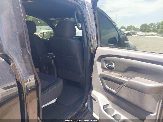 44978816 :رقم المزاد ، 1N6AA1E50JN531311 vin ، 2018 Nissan Titan Sv مزاد بيع