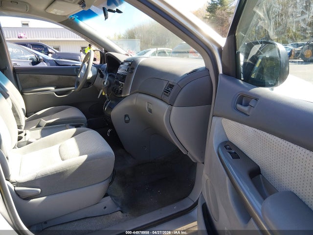 Продажа на аукционе авто 2010 Toyota Sienna Le, vin: 5TDJK4CC8AS033807, номер лота: 44978958