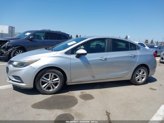 2017 Chevrolet Cruze Lt Auto მანქანა იყიდება აუქციონზე, vin: 1G1BE5SM9H7105686, აუქციონის ნომერი: 44979011