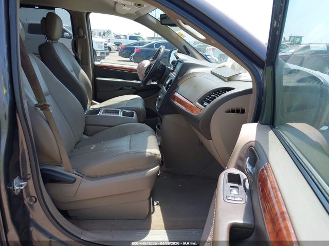 44979086 :رقم المزاد ، 2C4RC1BG9GR175555 vin ، 2016 Chrysler Town & Country Touring مزاد بيع