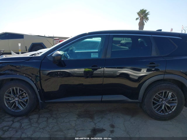 5N1AT3AA1MC830457 Nissan Rogue S Fwd