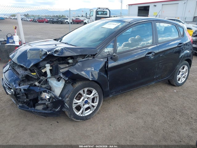 Ford FIESTA SE 2014 3FADP4EJ5EM125396 Image 2