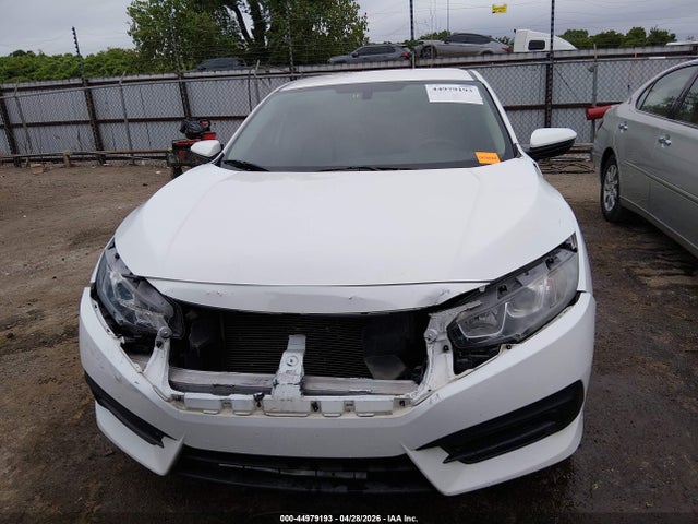 44979193 :رقم المزاد ، 19XFC2F54GE058128 vin ، 2016 Honda Civic Lx مزاد بيع