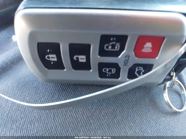 Продаж на аукціоні авто 2015 Toyota Sienna Xle Premium 8 Passenger, vin: 5TDYK3DC2FS562491, номер лоту: 44979224