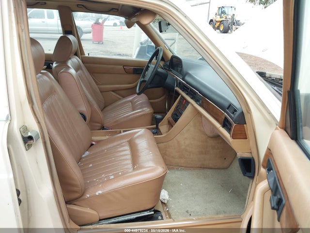1982 Mercedes-benz 300 Sd მანქანა იყიდება აუქციონზე, vin: WDBCB20A0CB021742, აუქციონის ნომერი: 44979234