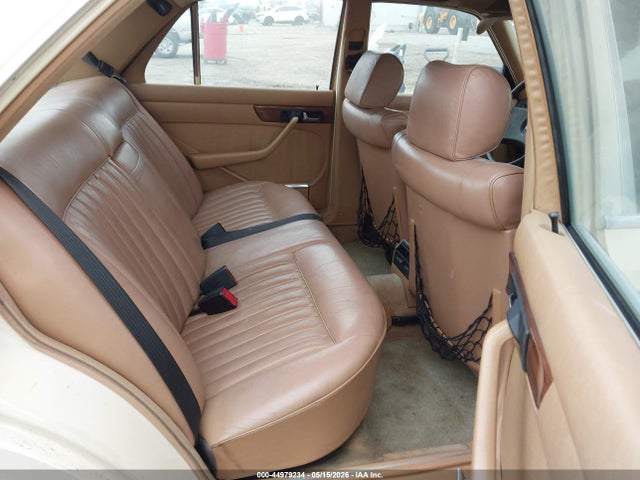 1982 Mercedes-benz 300 Sd მანქანა იყიდება აუქციონზე, vin: WDBCB20A0CB021742, აუქციონის ნომერი: 44979234