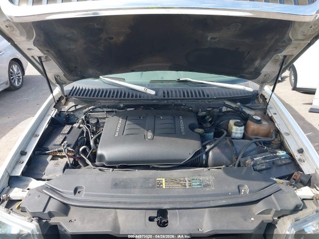 2004 Lincoln Navigator მანქანა იყიდება აუქციონზე, vin: 5LMFU28R14LJ15751, აუქციონის ნომერი: 44979320
