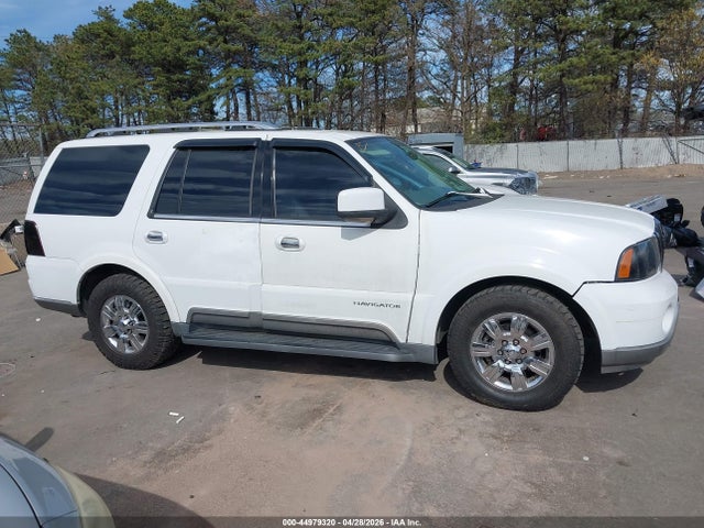 2004 Lincoln Navigator მანქანა იყიდება აუქციონზე, vin: 5LMFU28R14LJ15751, აუქციონის ნომერი: 44979320