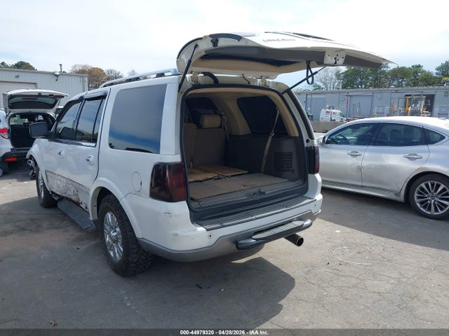 2004 Lincoln Navigator მანქანა იყიდება აუქციონზე, vin: 5LMFU28R14LJ15751, აუქციონის ნომერი: 44979320