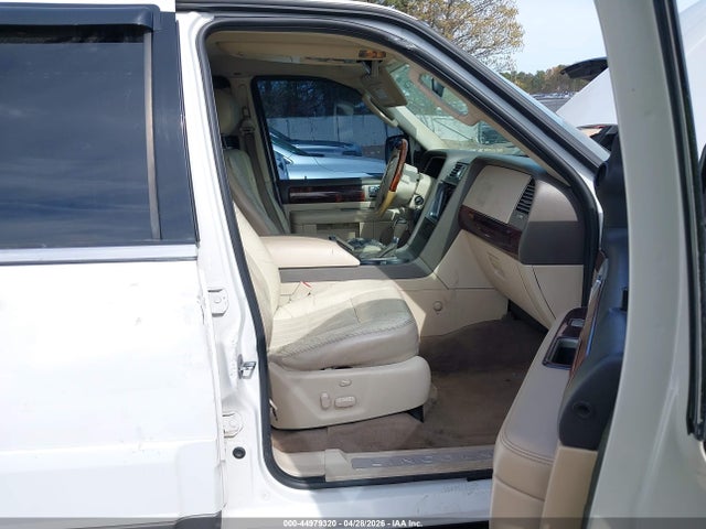 2004 Lincoln Navigator მანქანა იყიდება აუქციონზე, vin: 5LMFU28R14LJ15751, აუქციონის ნომერი: 44979320