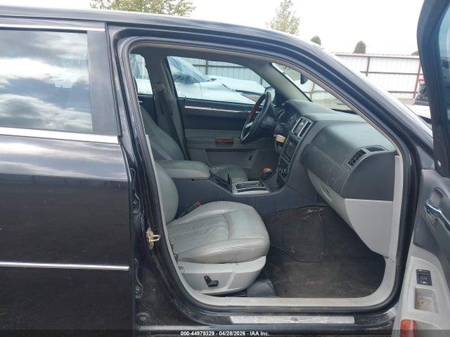 2006 Chrysler 300c მანქანა იყიდება აუქციონზე, vin: 2C3KA63H16H425259, აუქციონის ნომერი: 44979329
