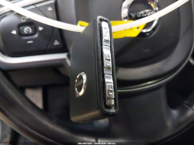 2021 Volvo Xc60 T5 Momentum მანქანა იყიდება აუქციონზე, vin: YV4102RK1M1835347, აუქციონის ნომერი: 44979361