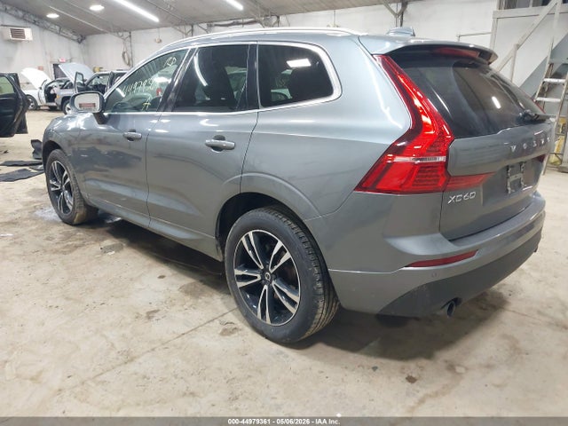 2021 Volvo Xc60 T5 Momentum მანქანა იყიდება აუქციონზე, vin: YV4102RK1M1835347, აუქციონის ნომერი: 44979361