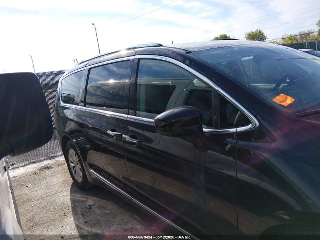 Продажа на аукционе авто 2018 Chrysler Pacifica Touring L, vin: 2C4RC1BG2JR124390, номер лота: 44979424