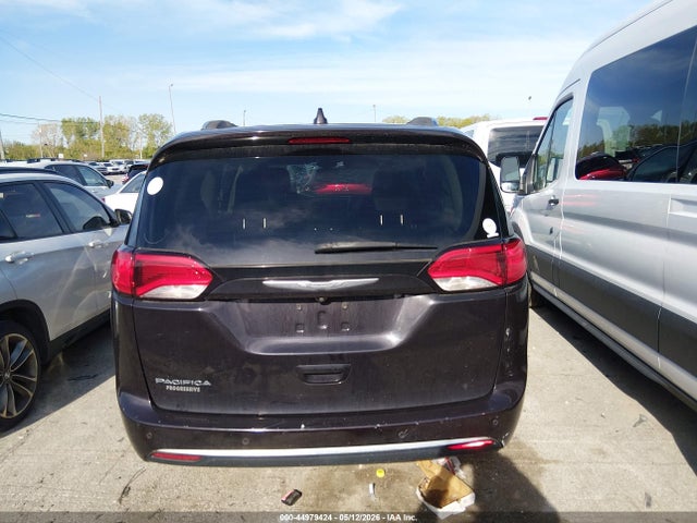 Продажа на аукционе авто 2018 Chrysler Pacifica Touring L, vin: 2C4RC1BG2JR124390, номер лота: 44979424