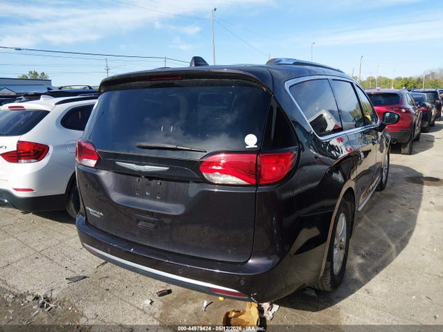 Продажа на аукционе авто 2018 Chrysler Pacifica Touring L, vin: 2C4RC1BG2JR124390, номер лота: 44979424