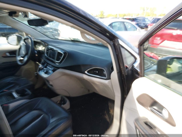 Продажа на аукционе авто 2018 Chrysler Pacifica Touring L, vin: 2C4RC1BG2JR124390, номер лота: 44979424