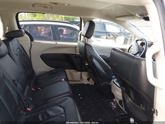 Продажа на аукционе авто 2018 Chrysler Pacifica Touring L, vin: 2C4RC1BG2JR124390, номер лота: 44979424